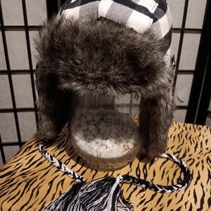 American Eagle Outfitters Black Trapper Hat XL